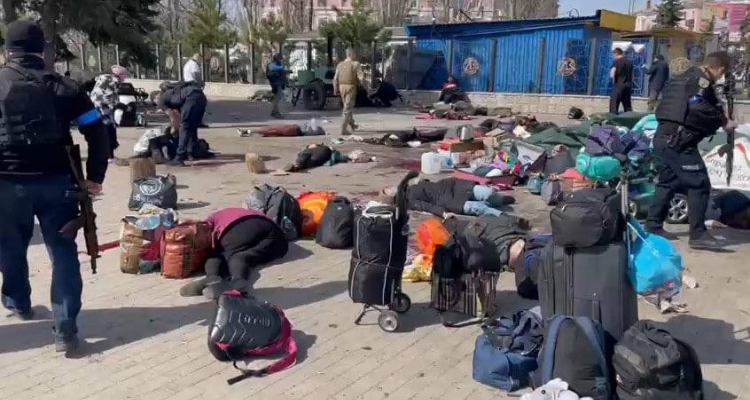 Rusiya Donetskdə dəmir yolu stansiyasını vurdu: 30 ölü, 100 yaralı